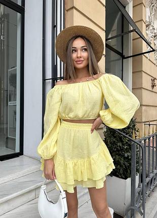 Жіночий легкий костюм на літо топ та спідниця міні з мусліну жовтий