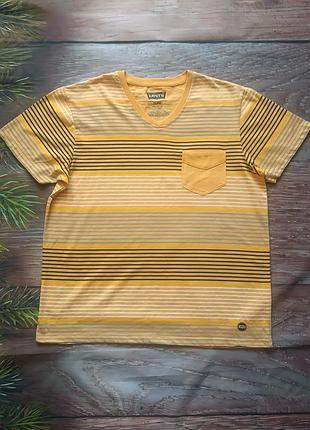 Брендова футболка levi's. р 54