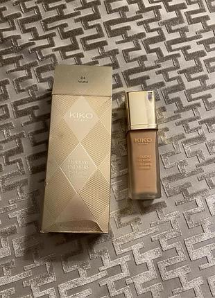 Рідка основа, що не залишає плям, зі стійкістю до 24