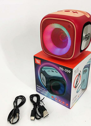 Беспроводная музыкальная колонка с rgb подсветкой и зарядкой