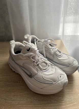 Кросівки жіночі nike