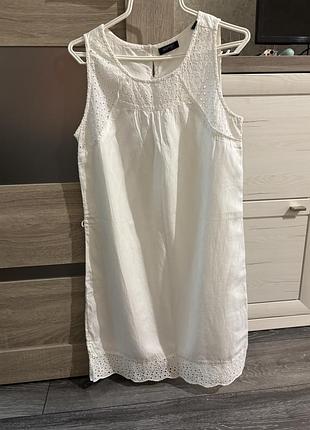 Літня сукня з елементами прошви