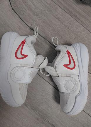 Кросівки nike для дівчинки. розмір 25