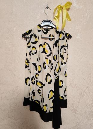 Молодіжна блузка стильна. на завязку з переду і в середині.