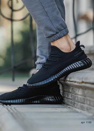 Кроссовки мужские (40-45) yeezy 350 v2 black