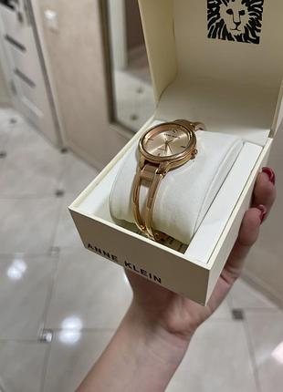Жіночий годинник anne klein