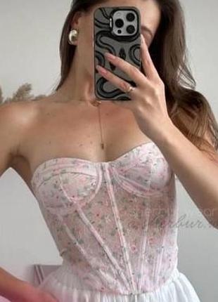 Ніжно рожевий корсет