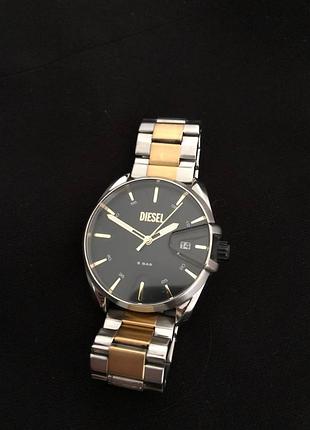 Чоловічий годинник