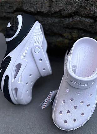 Женские кроксы сабо на платформе bubble crush clog white белые bubble crush clog white crocs
