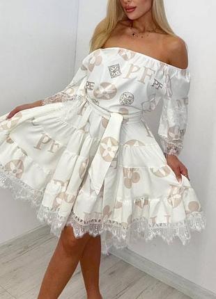 Шикарное платье,с удлиненными шлейфом, турция люкс качество бренд папарацци , открытые плечи.