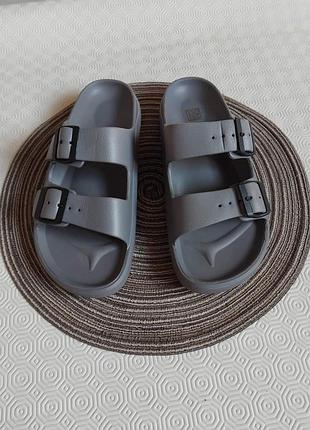 Стильні чоловічі шльопанці 42-43 розмір