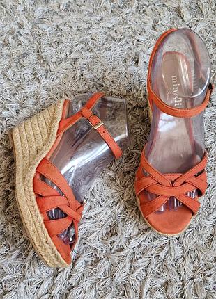 Босоножки tevya minelli нат.замша р.37. маломерят.