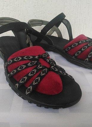 Босоножки кожанно текстильние teva р.39