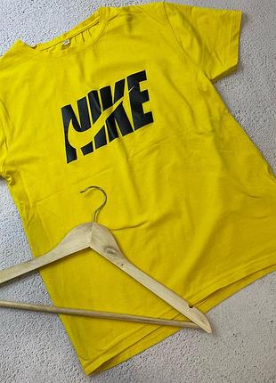 Футболка чоловіча