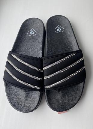 Шльопанці жіночі