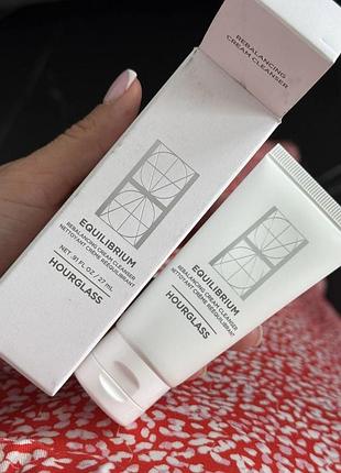 Hourglass. equilibrium rebalancing cream cleanser, крем для обличчя