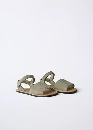 Шкіряні хакі сандалі на дівчинку zara
