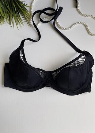 Верх купальника красивий