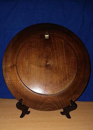 Декоративная деревянная тарелка с резьбой (сплит, хорватия)