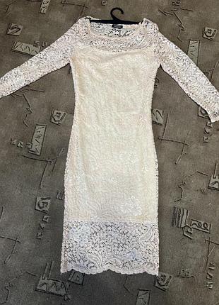 Жіноче плаття персикового кольору