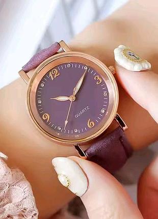 Жіночий годинник. кварц