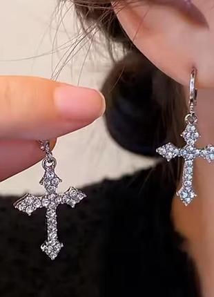 ✨ серьги-кольца с крестами в стразах ✨