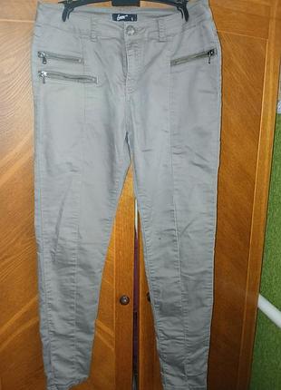 Женские джинсы