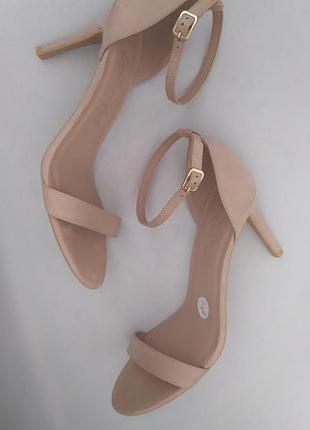 Босоножки женские