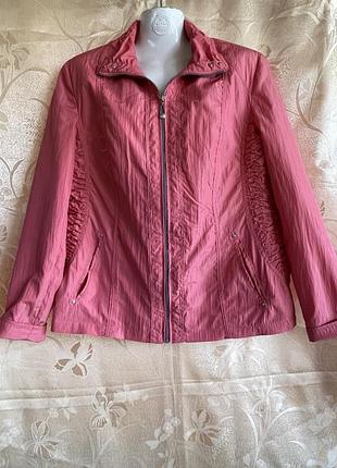 Жіноча куртка вітровка бренду barbara lebek , пог- 52, поб-56, довжина-63,