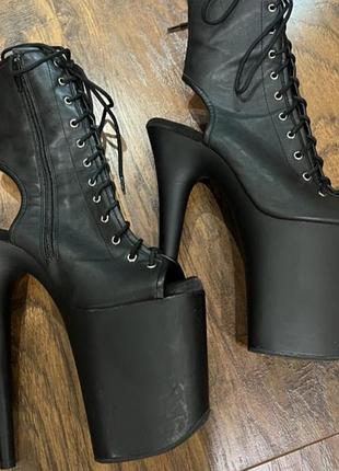 Стрипы pleaser 3