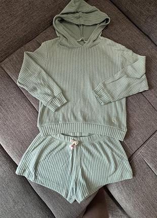 Костюм на дівчинку h&m 6-7 років