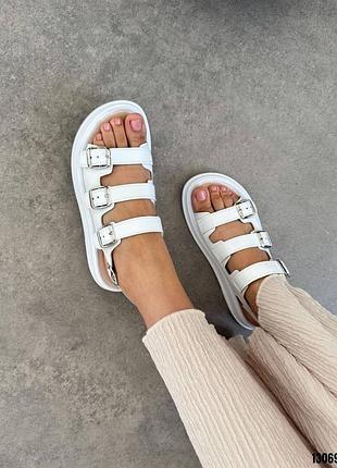 Босоніжки сандалі натуральна шкіра білі з ремінцем