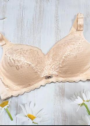 Жіночий бюстгальтер, ліфчик, без кісточок. є кишеньки для вставок  поролону.