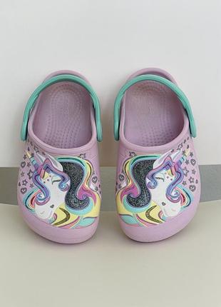 Босоніжки сандалі crocs c9 єдиноріг