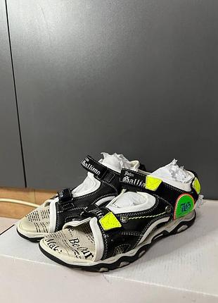 Дитячі босоніжки john galliano