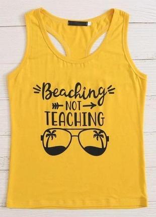 Shein. английская майка в сочном мустарде с прикольным принтом