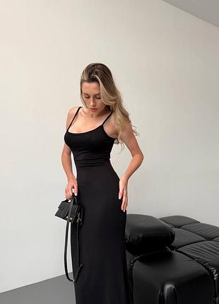 Жіноча сукня в стилі skims
