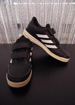 Кросівки adidas**