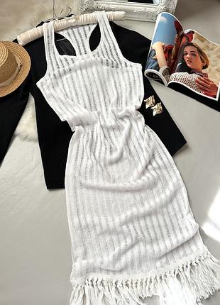 Белое пляжное платье