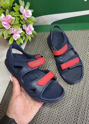 Оригінальні босоніжки crocs  сандалі на липучці