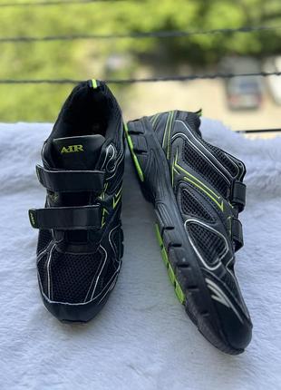 Кросівки чоловічі 3