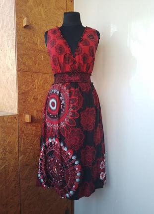 Брендовое вискозное трикотажное платье миди