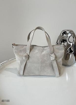 Базовая лаконичная сучка среднего размера натуральная кожа