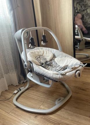 Продам заколихуючий центр joie