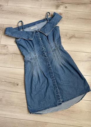 Стильна джинсова сукня від guess