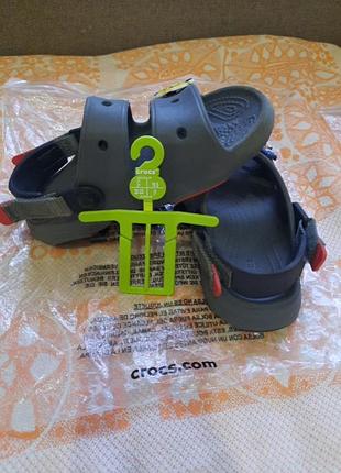 Босоножки crocs