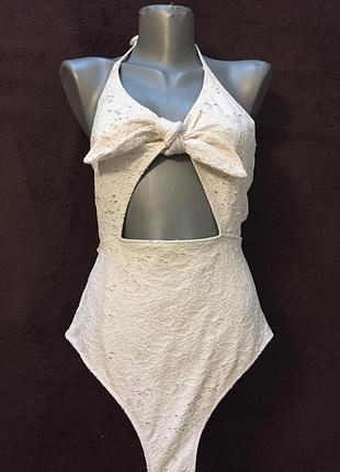 Слитный кружевной купальник