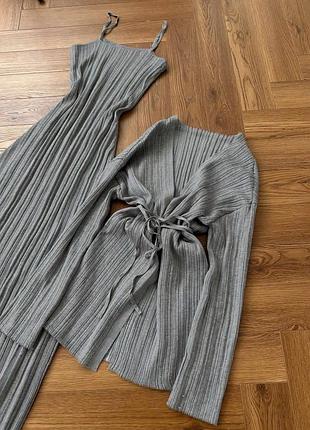 Костюм🥰
мод. at 895
тканина: мустанг верона
размер: 42-44, 44-46
цвет: голубой, серый, молоко, мокко, розовый