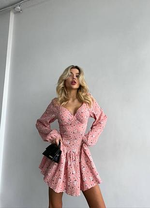 Женское летнее короткое платье-комбинезон с шортиками мини в цветочек муслин розовый