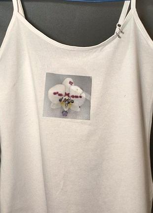 Pierced orchid top, белая женская майка с принтом орхидеи и пирсингом